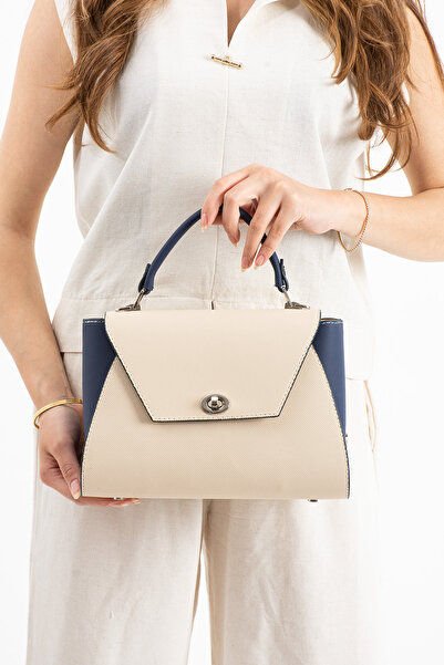 Çanta Trend حقيبة نسائية من بولو أوف كولورز بغطاء كريمي اللون وأزرق داكن مع ح...