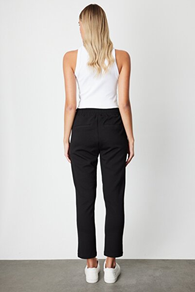 ON Γυναικείο παντελόνι με φερμουάρ με στενό πόδι 66914 Μαύρο