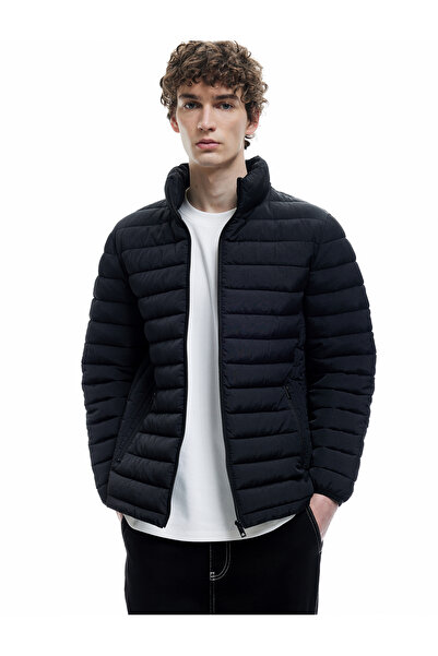 Koton Куртка з капюшоном, кишенями на блискавці та високим коміром Basic