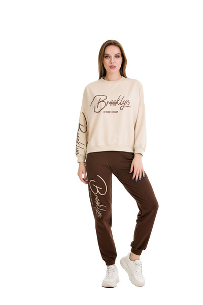 MOPİ طقم بدلة رياضية ناعمة برقبة دائرية وجيبين من خيوطين