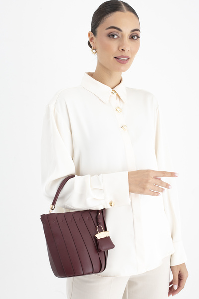 Matthew Cox ΓΥΝΑΙΚΕΙΑ ΤΣΑΝΤΑ ΜΕ ΧΕΡΙ ΒΡΑΚΑΖΙ BYN2449