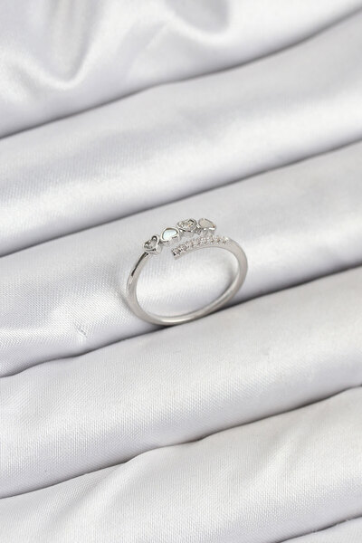 callerrons accessories خاتم نسائي من النحاس الفضي اللون مع تفاصيل على شكل قلب وحجر الزركون - EBJ250927W37928