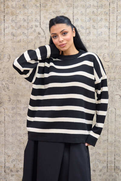 KÜÇÜĞÜM BUTİK Striped Black-Cream Oversize Knit Sweater