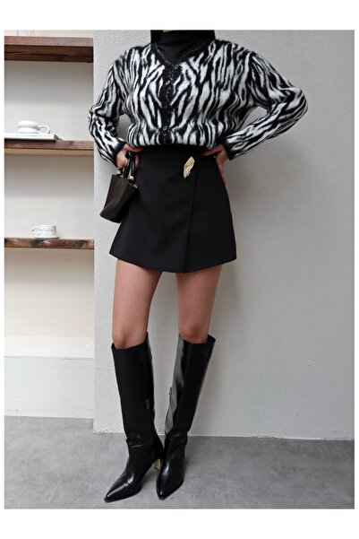 ESRAHELVACI Fusta scurtă cu accesorii