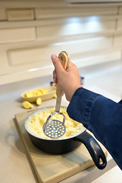 safestore Wooden Handle Quality 28 cm Luxury Stainless Metal Potato Masher Puree Maker