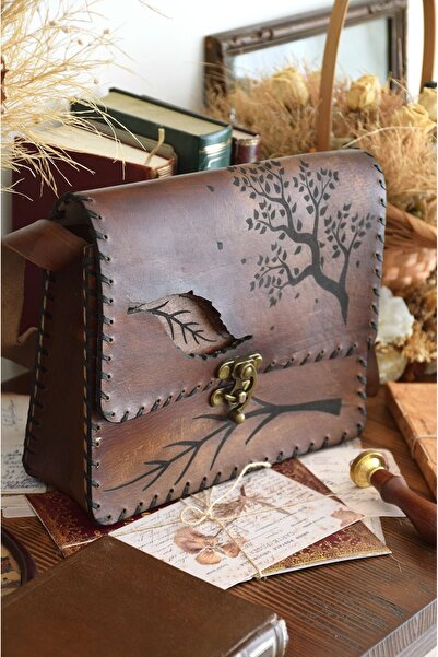 EMİNOS BUTİK حقيبة من الجلد الطبيعي بنمط أوراق الشجر