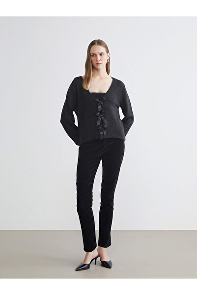 LC Waikiki Siyah Dar Fit Kadife Kadın Pantolon