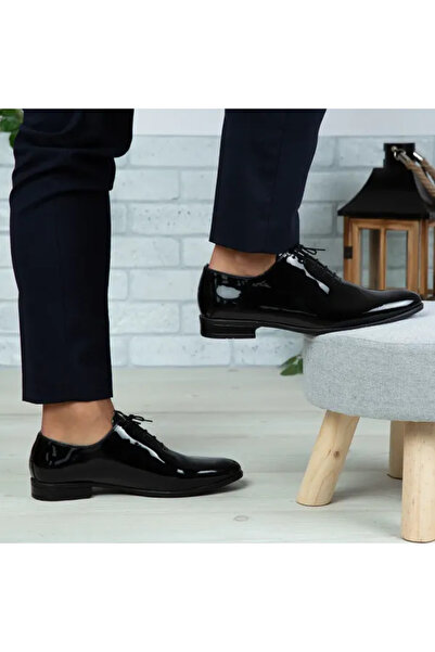 Piello Pantofi din piele naturală cu închidere cu șireturi fine, Negru lăcuit