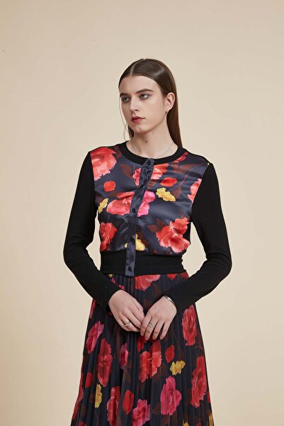 Yola Embroidered Long-Sleeve Top