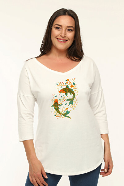 Curvy Trend Plus Size Koi Fish Printed Wide V-Neck Half Sleeve Oval Slit Blouse