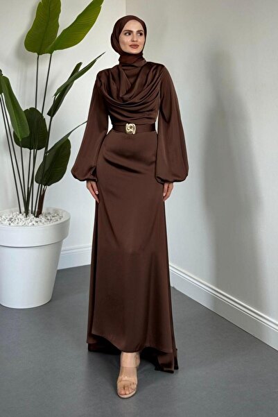 MERVEN AKYÜZ Merryna Kemerli Kuyruklu Saten Abiye Kahverengi