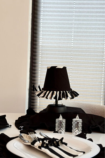 KaiAtelier Lune X Stripe Keten Fırfırlı Kablosuz Masa Lambası / Mat Siyah Ayak