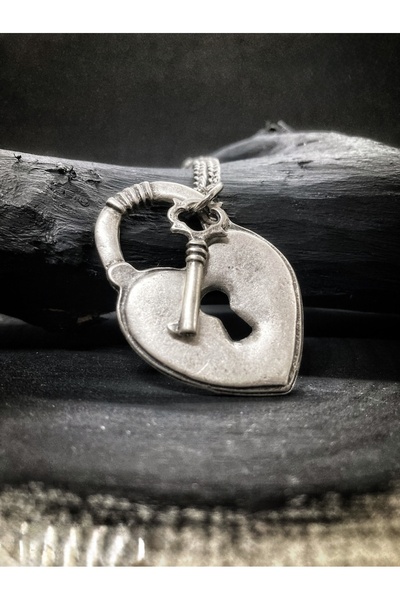 STAİNLES مجموعة قلادة غامضة من الفضة القديمة 'قلب مغلق'