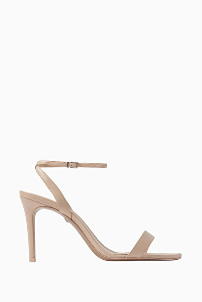 Schutz صندل فاخر من الجلد البيج من برييا 100، قابل للتعديل عند الكاحل، بكعب 100 ملم