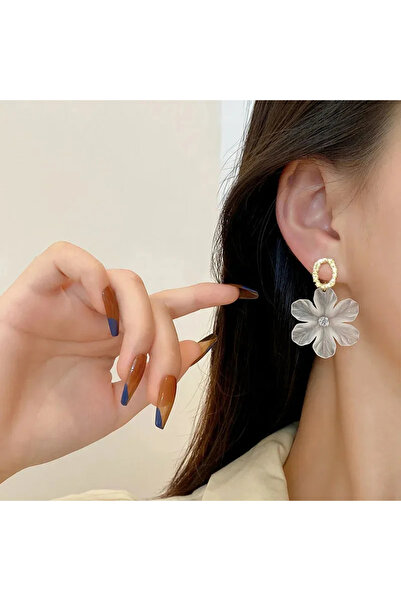 lor Elegant white flower earrings