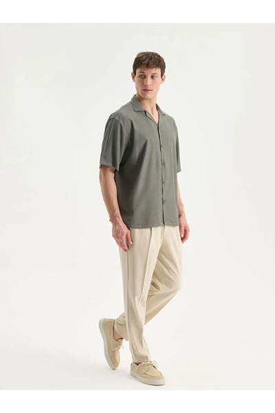 LC Waikiki Cămașă texturată pentru bărbați cu mânecă scurtă LCW Vision Khaki ...