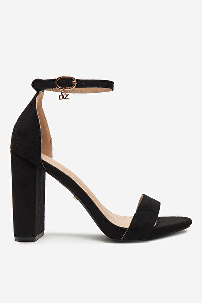 DeeZee Γυναικεία Σανδάλια σε μαύρο, χαμηλοκάβαλο, σε μαύρο χρώμα 41