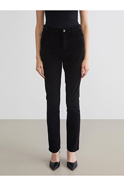 LC Waikiki Dar Fit Kadife Kadın Pantolon