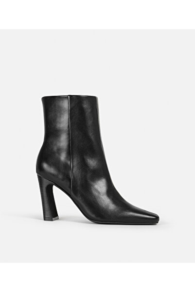 İpekyol Topuklu kare burun bot