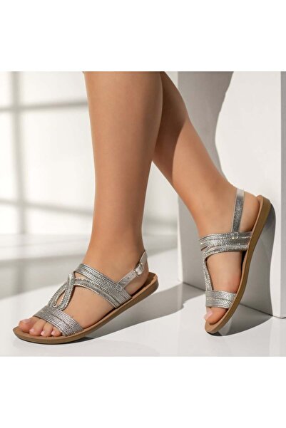 Modlet.ro Γυναικεία ασημένια επίπεδα σανδάλια με λουράκι MOD13682