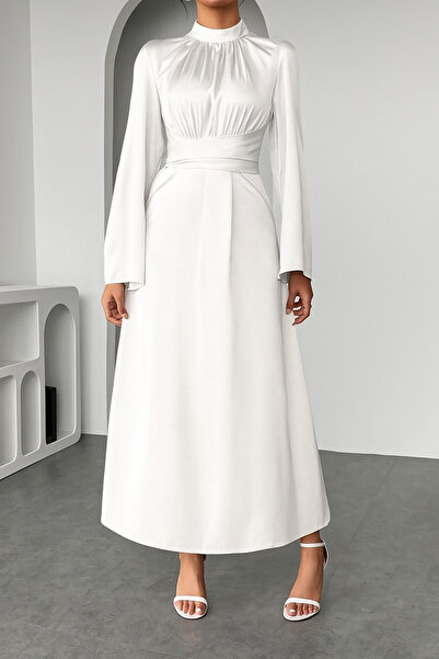 PERADO Φόρεμα με σατέν και ισπανικό μανίκι και δέσιμο στη μέση