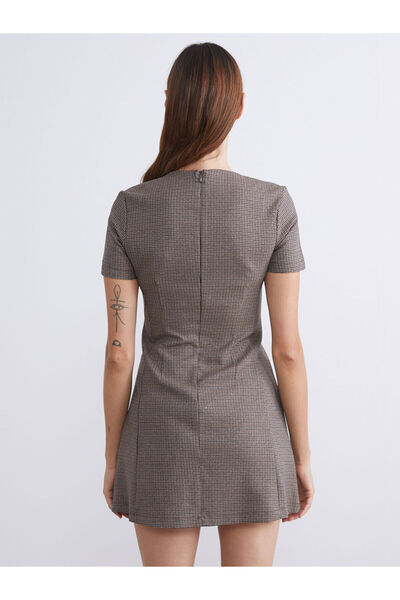 LC Waikiki Peak Yeni Sezon Bisiklet Yaka Ekose Mini Elbise