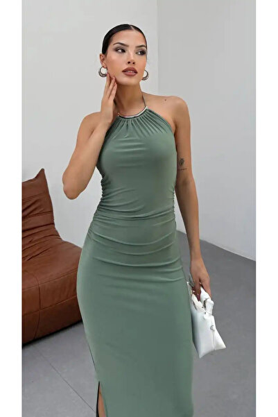 cemo Yaka Ay Aksesuarlı Boyundan Bağlamalı Drapeli Uzun Elbise