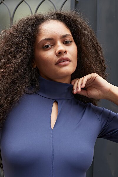 Jument Women's Lightweight Shiny Stylish Fabric Half Fisherman Front Low-Cut Above-The-Elbow Sleeve Body Blouse-Navy Blue