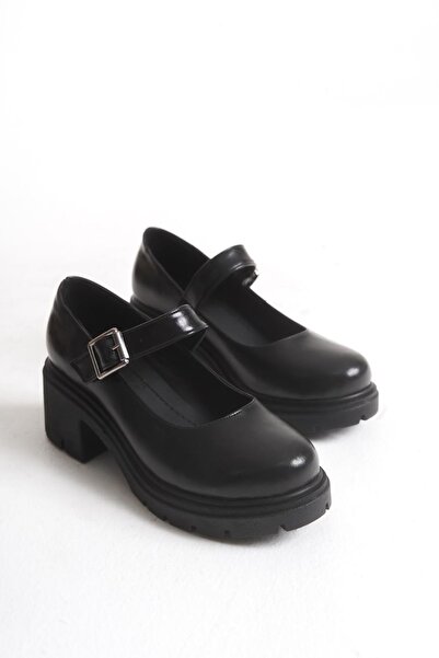 infon shoes creation K-708 Черни обувки с висок ток и каишка от набръчкана кожа