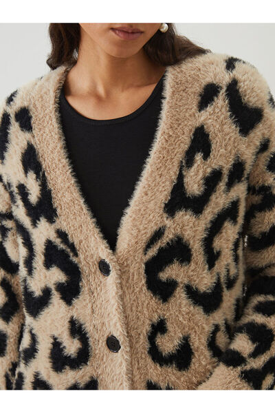 LC Waikiki Cey Yeni Sezon V Yaka Desenli Kadın Triko Hırka