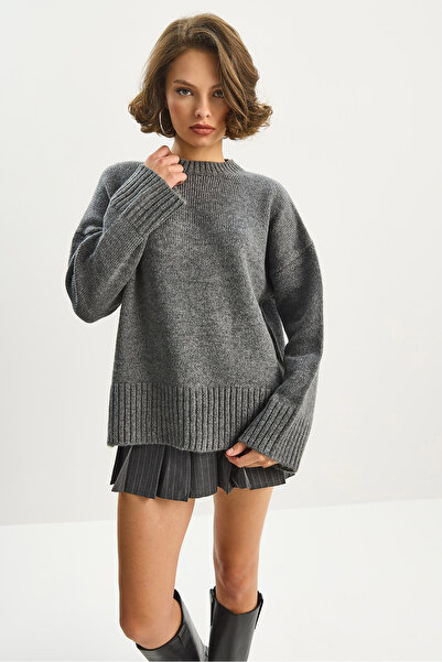 Bianco Lucci Women's Soft Crew Neck Oversize Knit Sweater 60282032