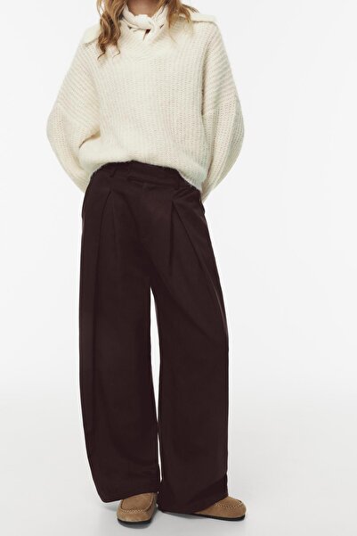 Pull & Bear Hacimli pensli takım pantolonu