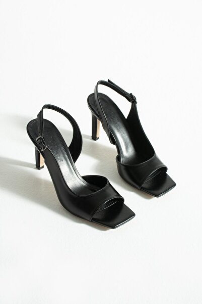 tivana صندل نسائي بكعب رفيع معدني أسود