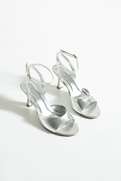 tivana Women's Metallic Heeled Sandals Valen - Silver