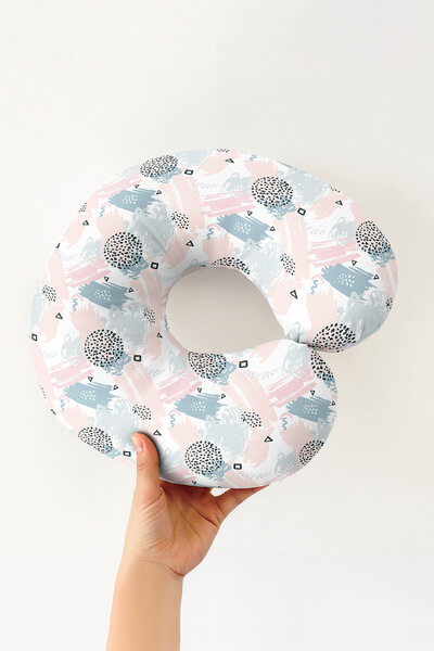 Evimde Bambaşka Μαξιλάρι λαιμού με παστέλ γεωμετρικό σχέδιο - Μοντέρνο αφηρημ...