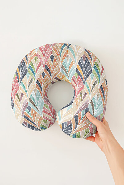 Evimde Bambaşka Pernă pentru gât cu model de frunze colorate - Pernă moale de...