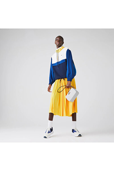 Lacoste Women's Chantaco Badge Small Matte Piqué Leather Shoulder Bag