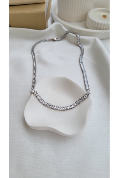 Stainlless Steel قلادة VIP فضية مرصعة بالأحجار الكريمة على شكل سكة حديدية متو...