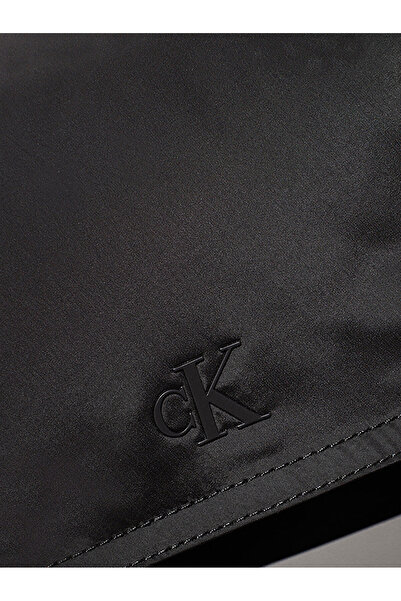Calvin Klein Men's Ultralight Camera Bag