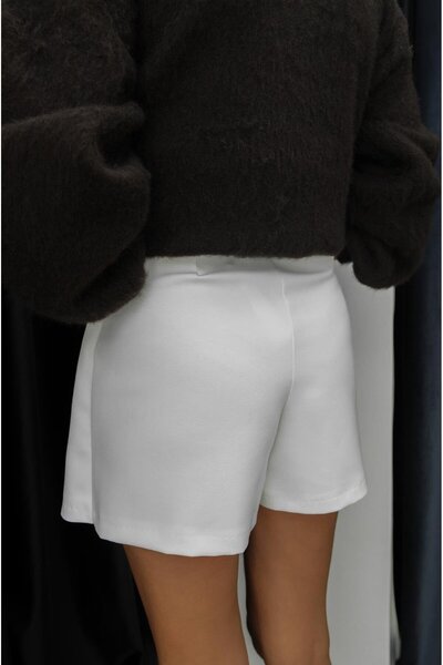 Havoş Fusta scurtă ecru cu detaliu cu cataramă aurie