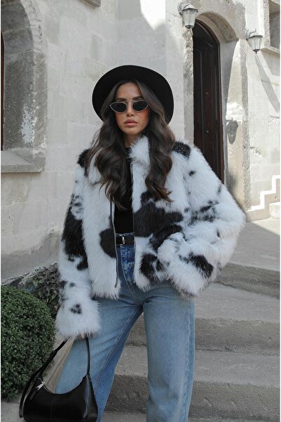 Havoş Černý kabát z umělé kožešiny s kravským vzorem