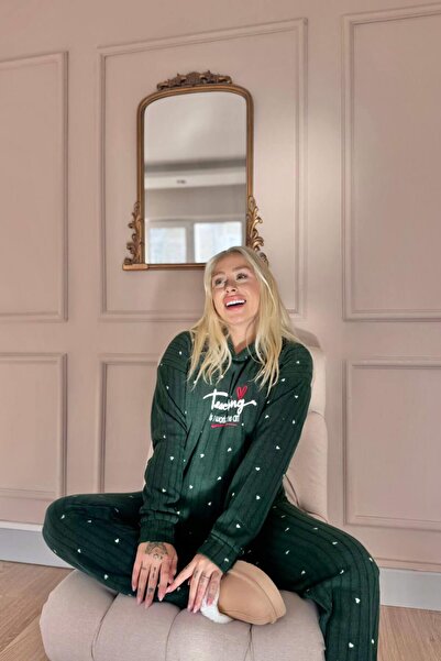 Pijamaevi Σετ πιτζάμες με κουκούλα με μοτίβο πράσινου χρώματος από βελούδινο φλις