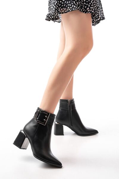 Rainon Store Dnz-400 Black Buckle Heeled Boots — the New Name of Elegance and Comfort