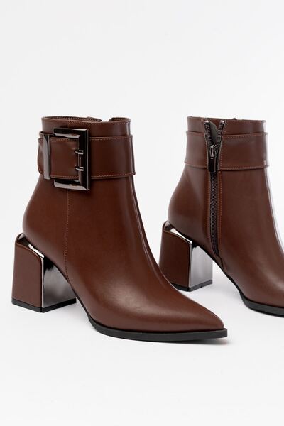 Rainon Store Dnz-400 Brown Buckle Heeled Boots — the New Name of Elegance and Comfort