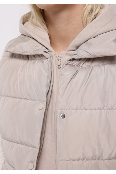 Colin's Regular Fit Kapüşonlu Fermuarlı Astarlı Suya Dayanıklı Kadın Ekru Yelek