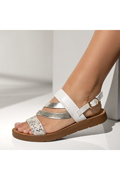 Modlet.ro Sandale plate albe pentru femei cu detalii metalice MOD08218