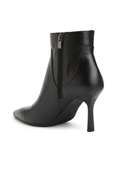 Dıvarese Siyah Kadın Bot