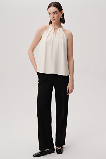 Exquise Chain Detailed Halter Neck Regular Cream Blouse