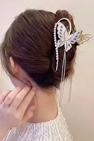 TAKIŞTIR Cataramă metalică suspendată cu detaliu de perle în formă de fluture...