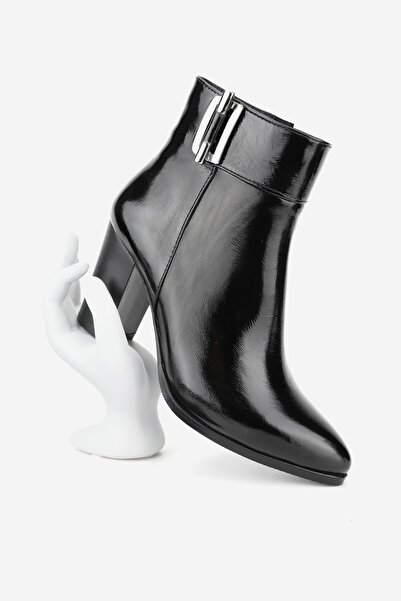 TUNAELLİ KADIN SİYAH RUGAN HAKİKİ DOĞAL DERİ 36-41 NUMARA KALIN TOPUKLU TOKALI BOT & BOOTİE